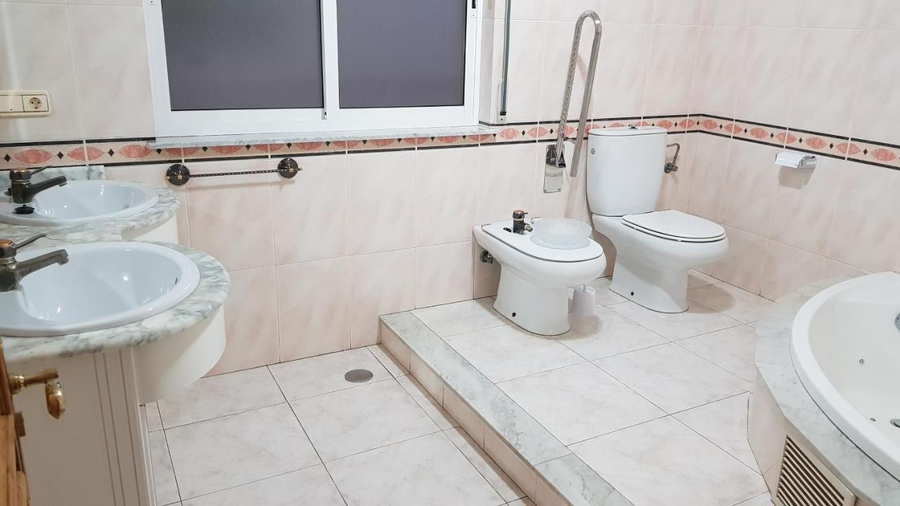 Apartamentos Shalom Ribadeo Bagian luar foto